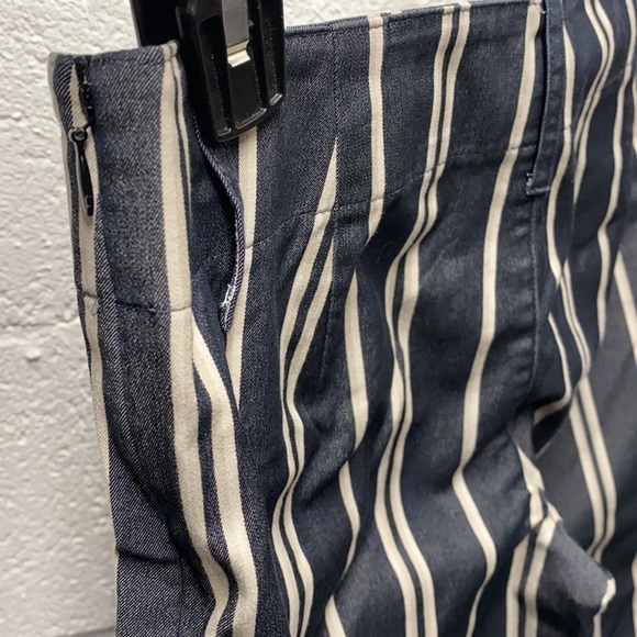 Express stretch Capris with stripe beige & grey 7/8 - Picture 7 of 11